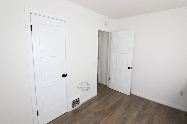 Building Photo - 1307 Rochefontaine St
