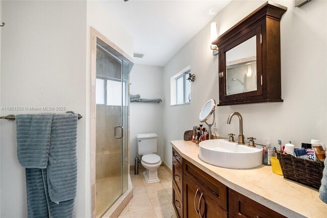 Building Photo - 10670 SW 77th Ave