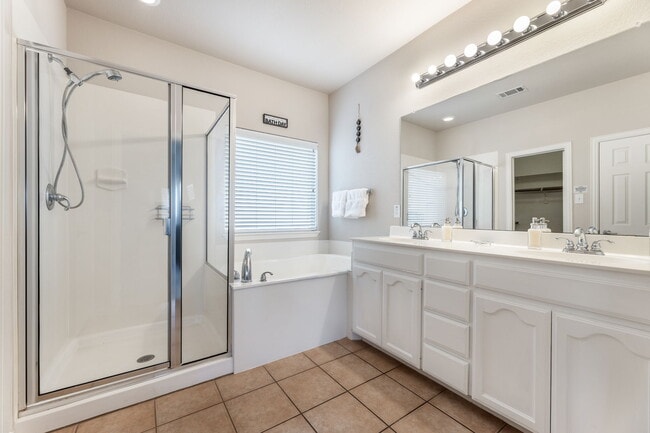 Building Photo - 12044 Ringtail Dr