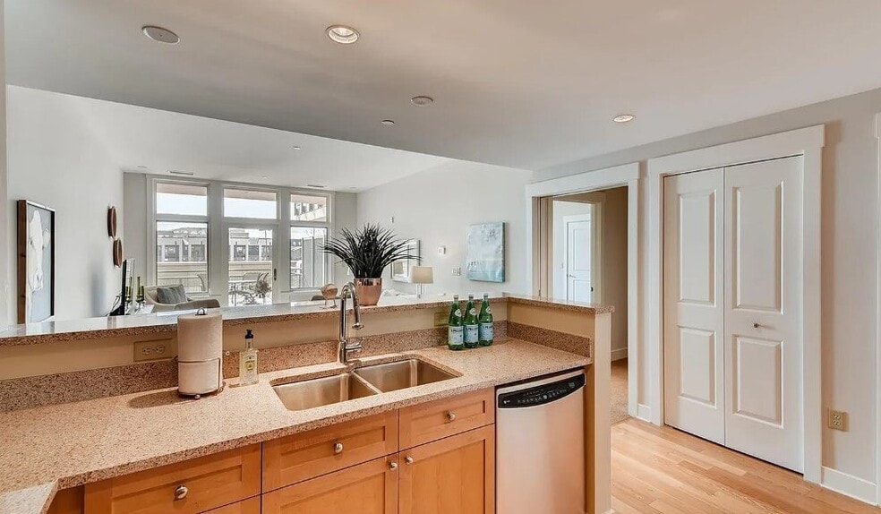 Building Photo - 7220 W Bonfils Pl
