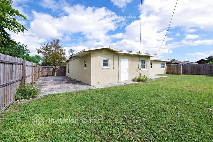Building Photo - 7034 Pender Way