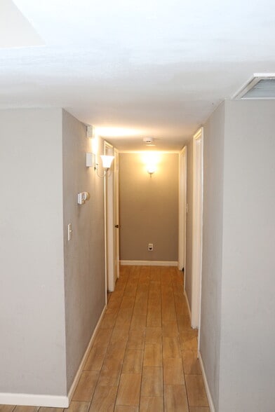 Hallway to bedrooms - 2506 E Balboa Dr