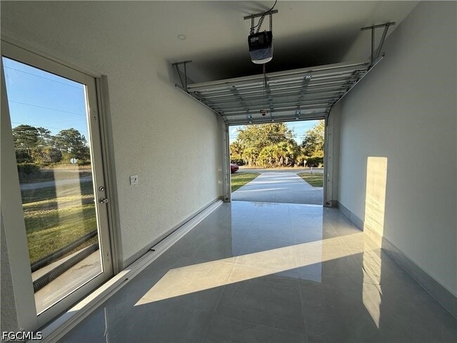 Building Photo - 207 W 15th St