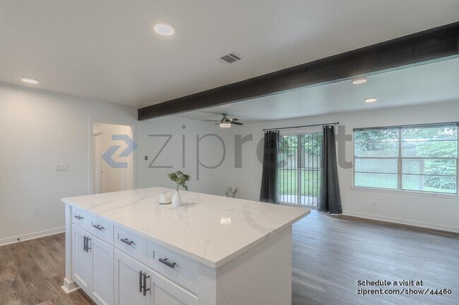 Building Photo - 4111 Beran Dr