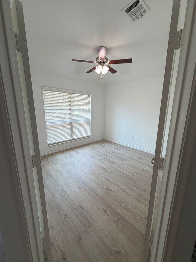 Building Photo - 10020 Levelland Pl