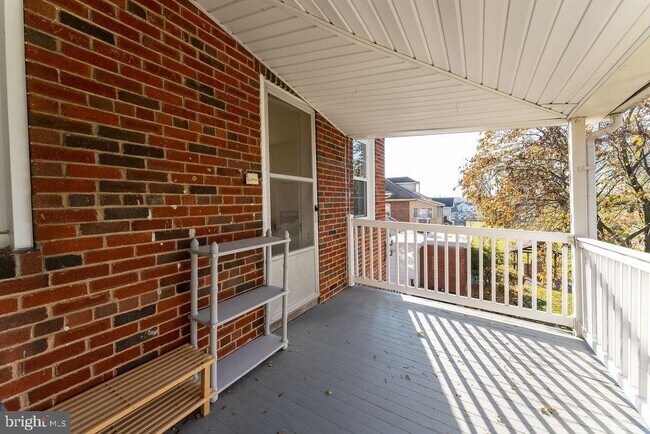 Building Photo - 313 Frederick St