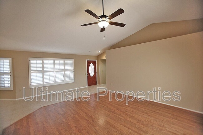 Building Photo - 14735 W Buttonwood Dr