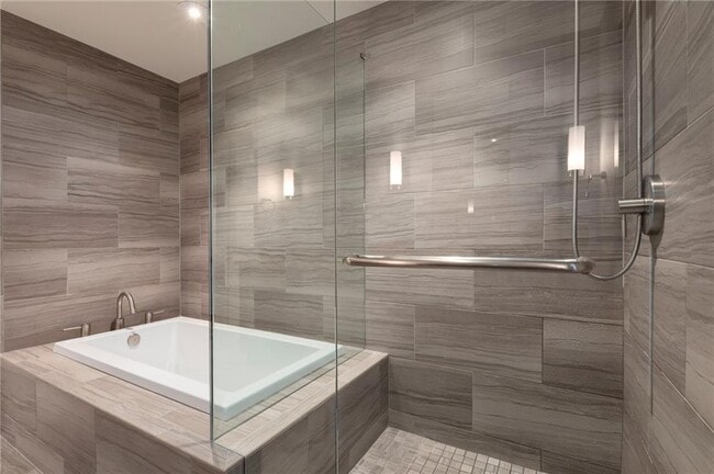 Building Photo - 222 12th St NE