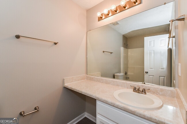 Building Photo - 780 Silverthorne Cir