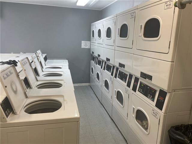 Building Photo - 2700 Whitney Pl