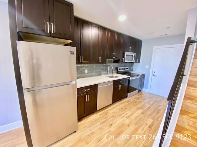Primary Photo - 1523 W Girard Ave