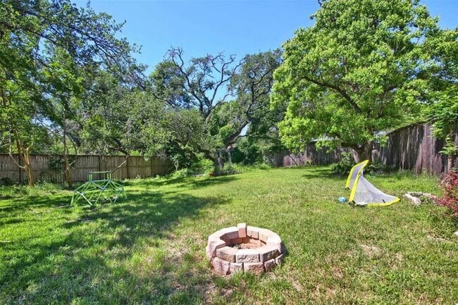 Building Photo - 11510 Oak Knoll Dr