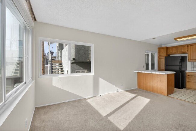 Building Photo - Moonstone