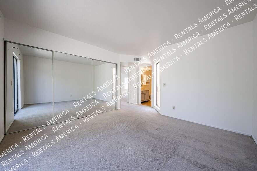 Building Photo - 636 N Cathy Ct