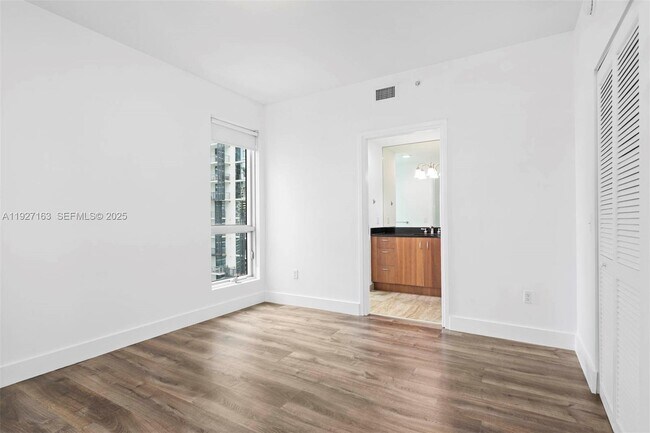 Building Photo - 300 S Biscayne Blvd