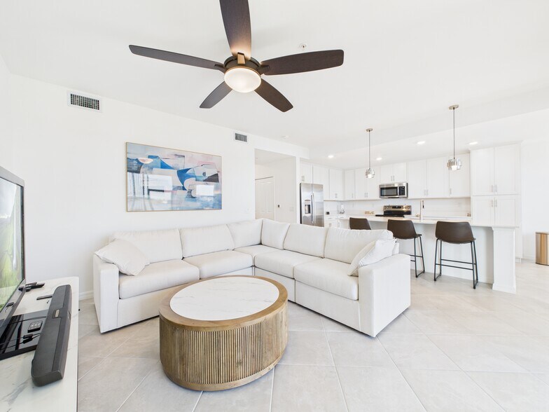 Building Photo - 5555 Double Eagle Cir