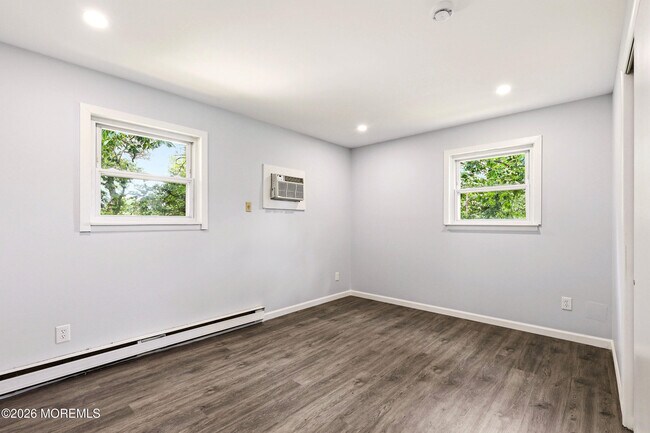 Building Photo - 3 Cherokee Dr