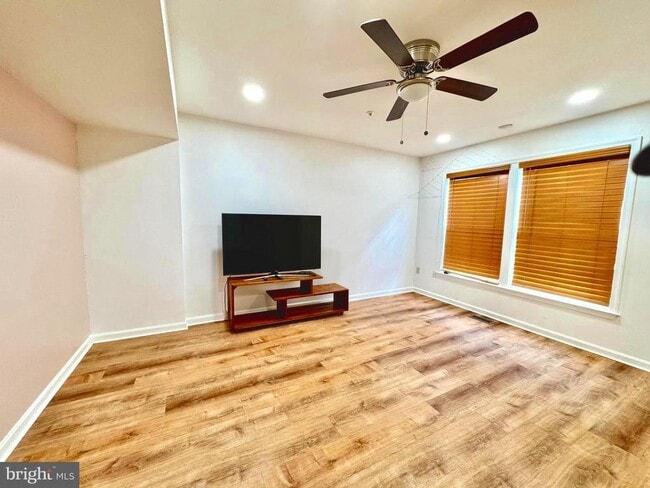 Building Photo - 597 Primus Ct