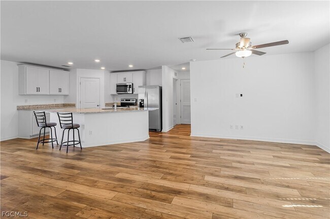 Building Photo - 185 Yager Cir