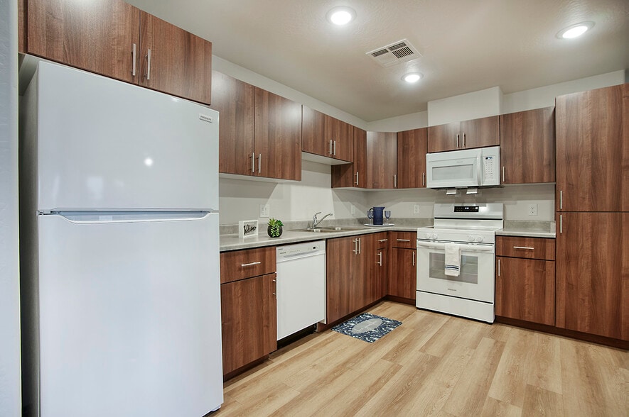 Primary Photo - Centerline on Glendale Phase II