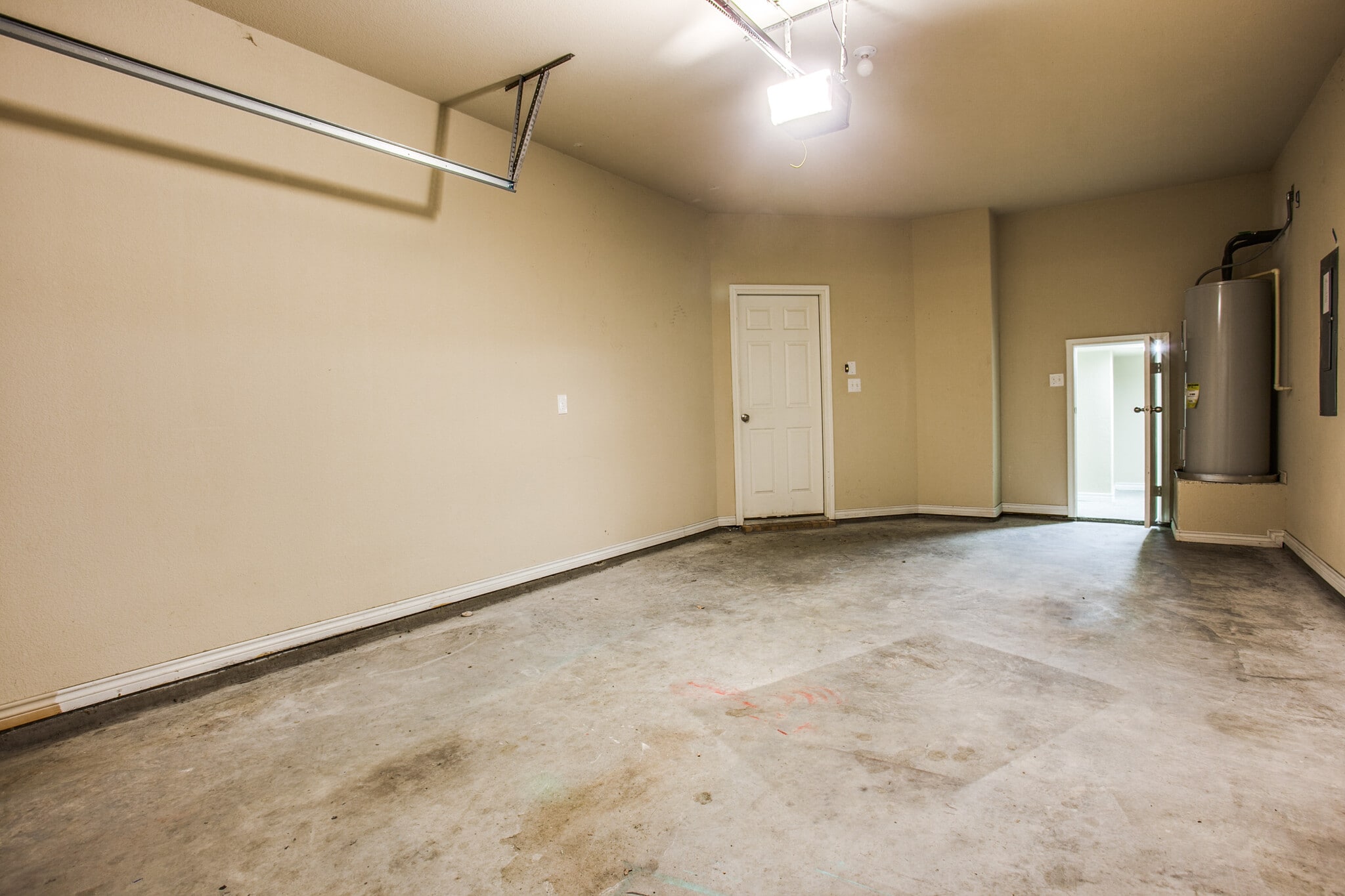 Building Photo - 417B Castleridge Dr