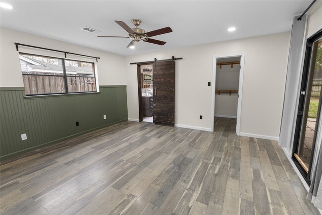 Building Photo - 302 Shadow Creek Dr