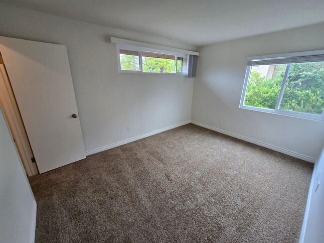 Building Photo - Rancho Penasquitos 2-story. 4 br., 3 ba.