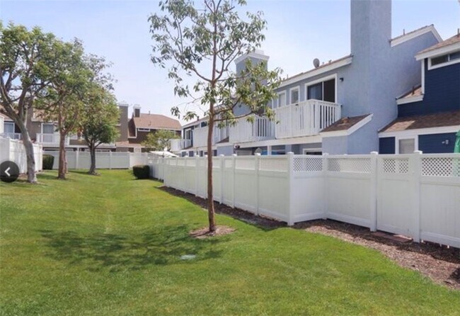 Building Photo - 139 Briarwood Ln