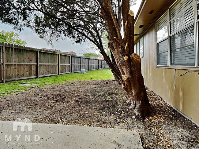 Building Photo - 11923 Medicine Bow Cir