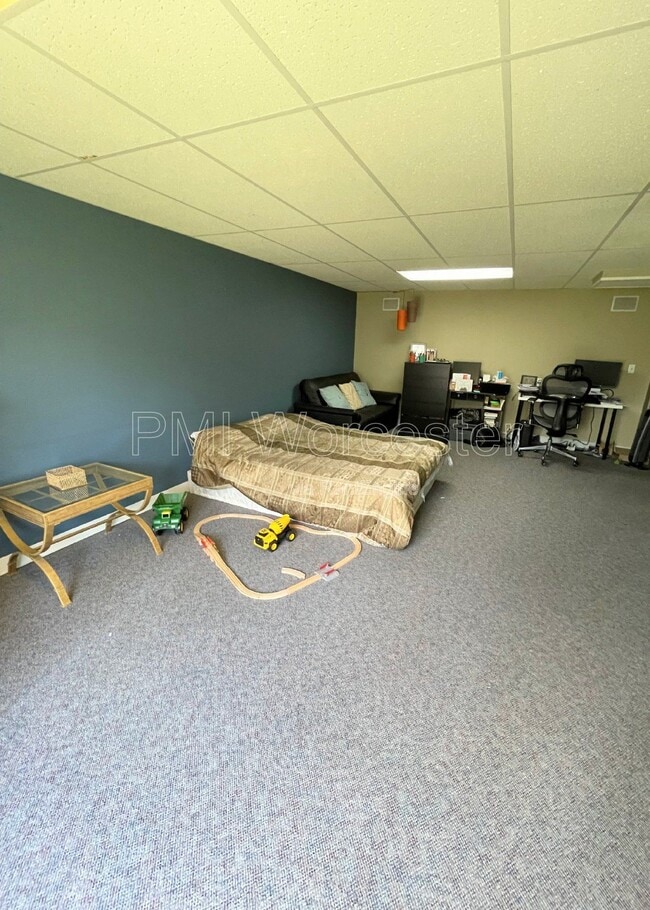 Building Photo - 244 Weatherstone Dr