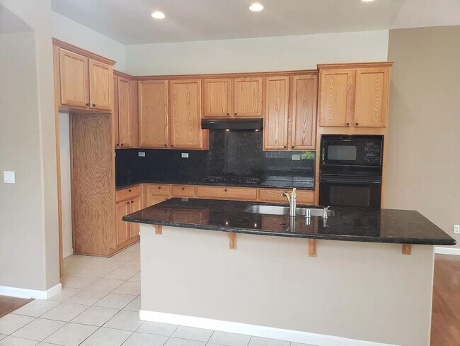Building Photo - 11858 Larisa Way