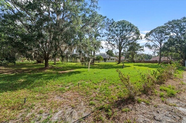 Building Photo - 903 Tomahawk Trail