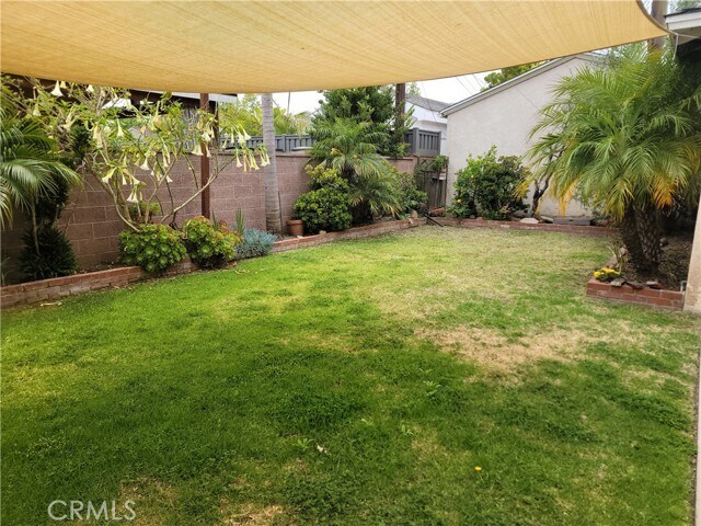 Building Photo - 13203 S Isis Ave