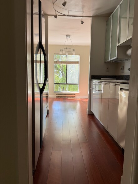 Building Photo - 4 Admiral Dr