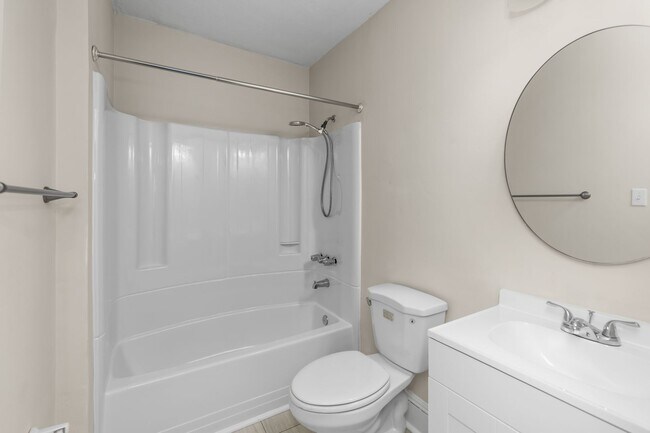 Building Photo - True Ghent Beauty 2/1 Move in Now