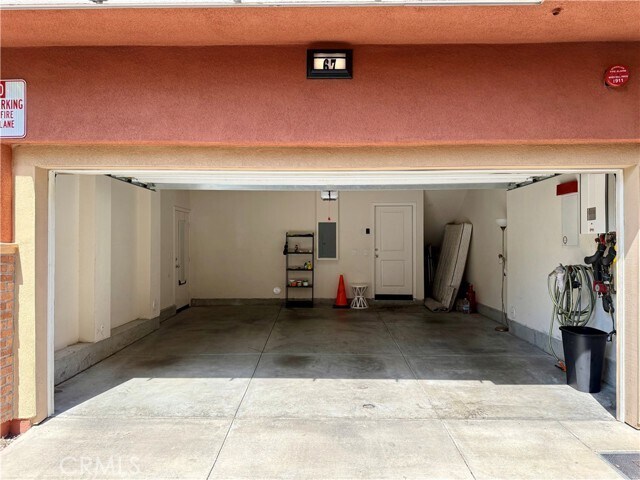 Building Photo - 422 W Rte 66