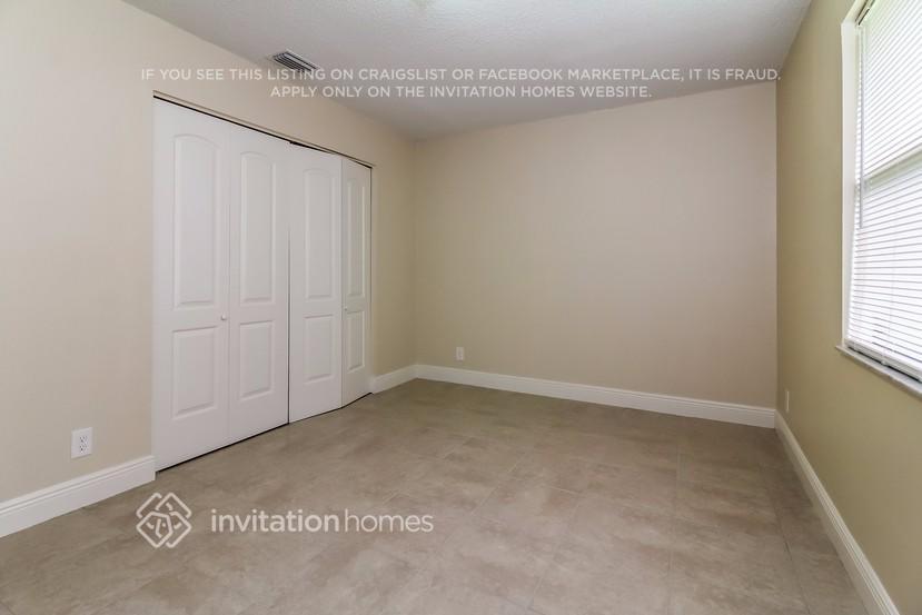 Building Photo - 16888 E Aquaduct Dr