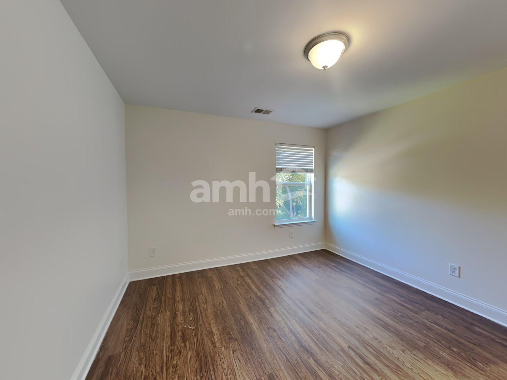 Building Photo - 112 Oscar Way