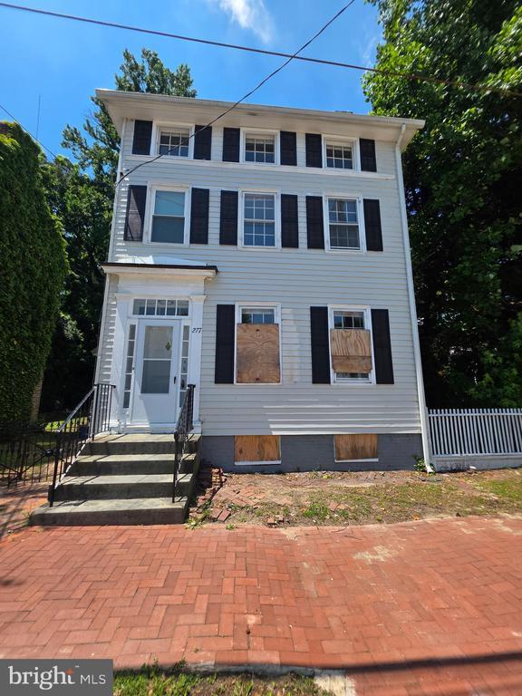 Building Photo - 277 E Broadway