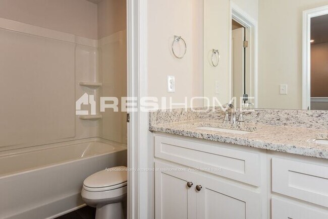 Building Photo - Newly Built Home! Receive one month FREE r...