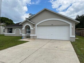 Building Photo - Marion Oaks