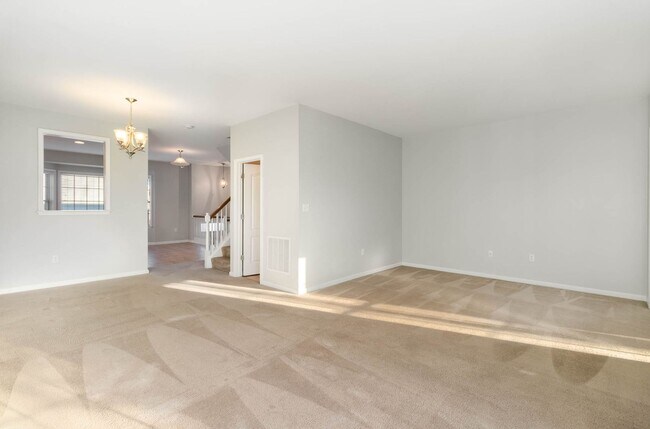 Building Photo - *UPCOMING* 3 Bedroom 2.5 Bath Town-Home Lo...