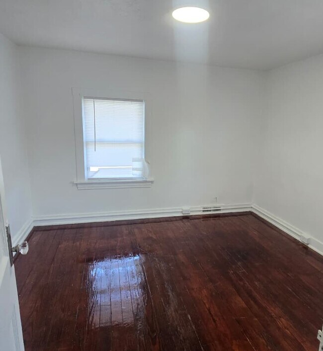 Building Photo - 540 Blaine Ave