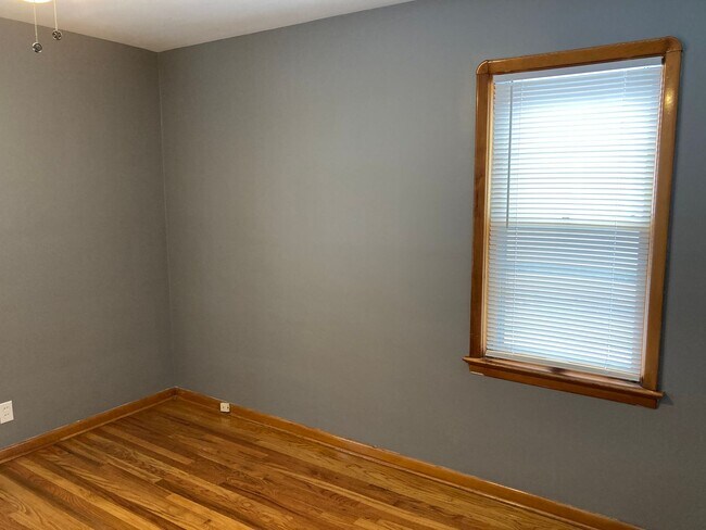 Building Photo - 6099 Ridge Rd