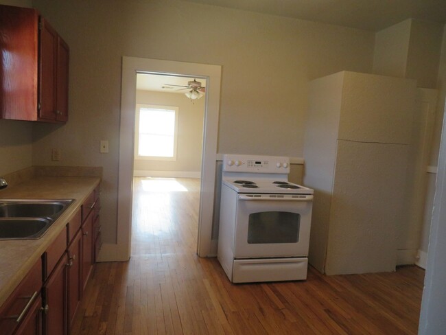 Building Photo - Clean 2 Bedrooms 1 Bath Close to NMSU