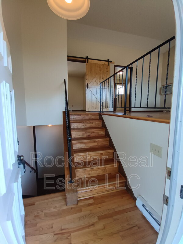Building Photo - 537 E Garland Ave