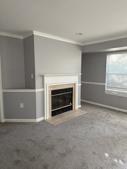 Primary Photo - 9708 Lake Pointe Ct