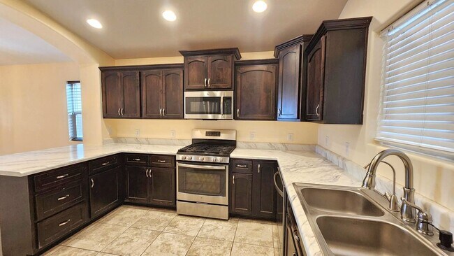 Building Photo - COURTYARD @CIELO VERDE