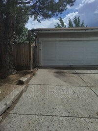 Building Photo - 6440 Lotus St