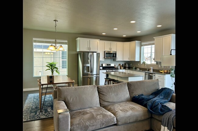 Building Photo - Great Lehi 4 Bedroom Home For Rent!